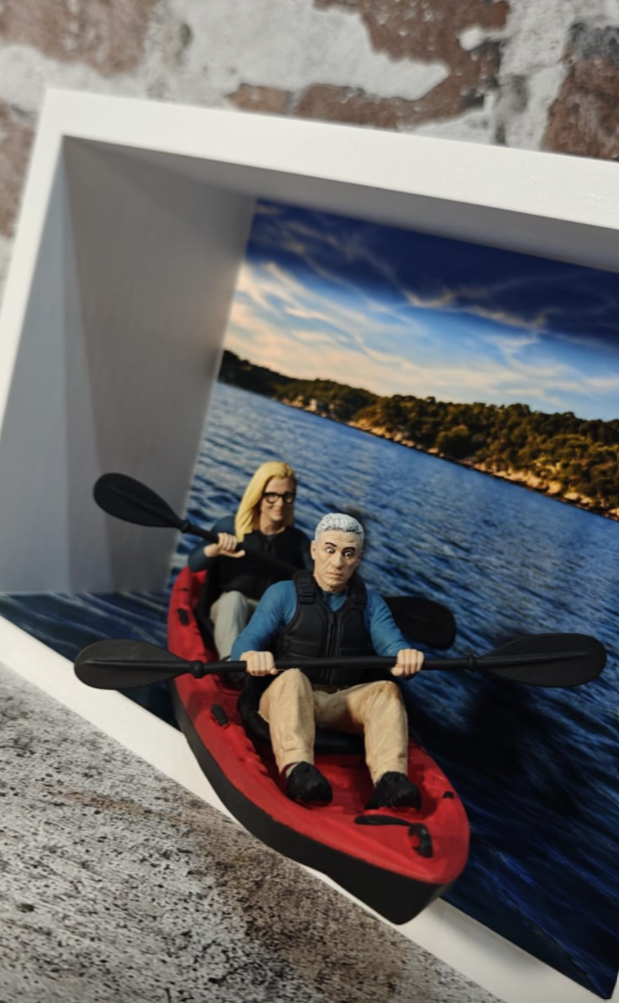 Handgefertigte personalisierte Figur aus dem d&auml;dd design Atelier, Kundenfoto zur Bewertung