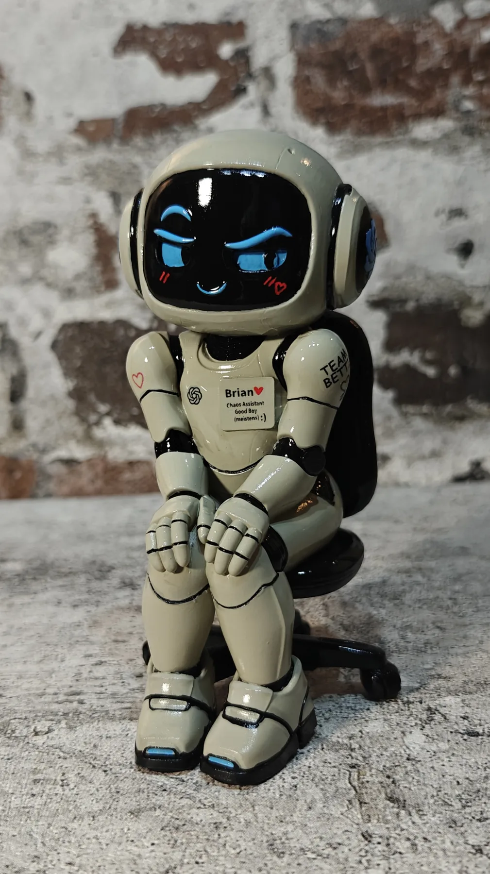 Fertiger handbemalter Roboter Brian nach einem angelieferten Kundenkonzept