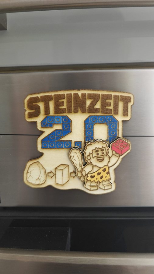 Individueller Holzmagnet Steinzeit 2.0 aus dem d&auml;dd design Atelier